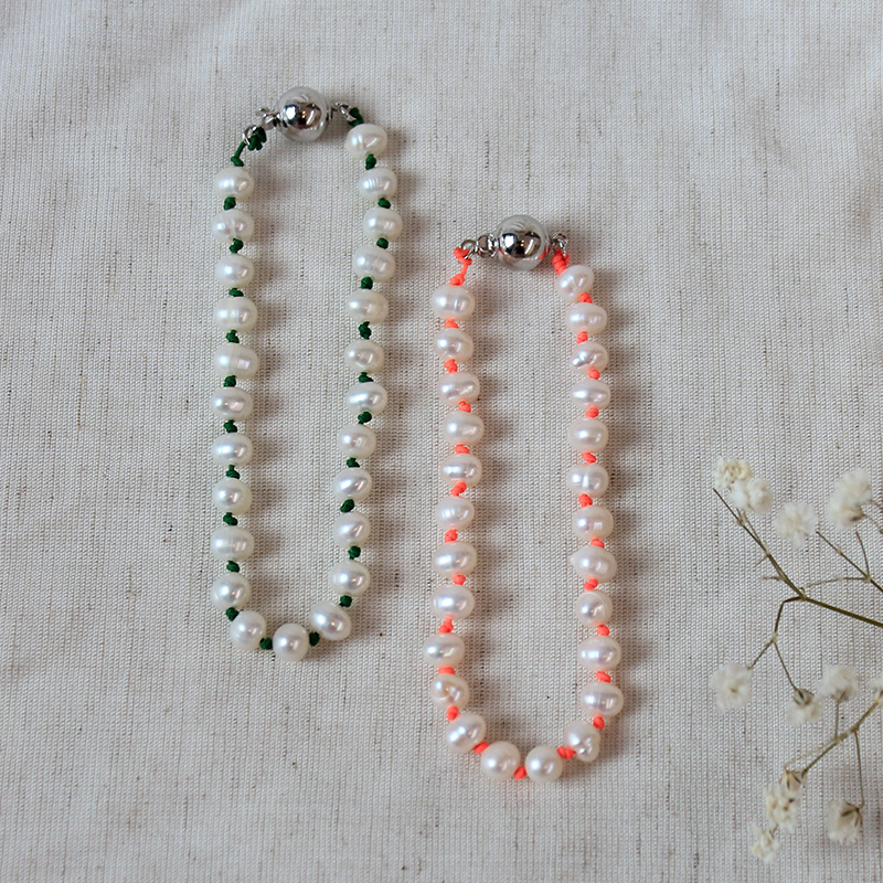 Neon knot pearl bracelet(2color)네온 매듭 진주 팔찌
