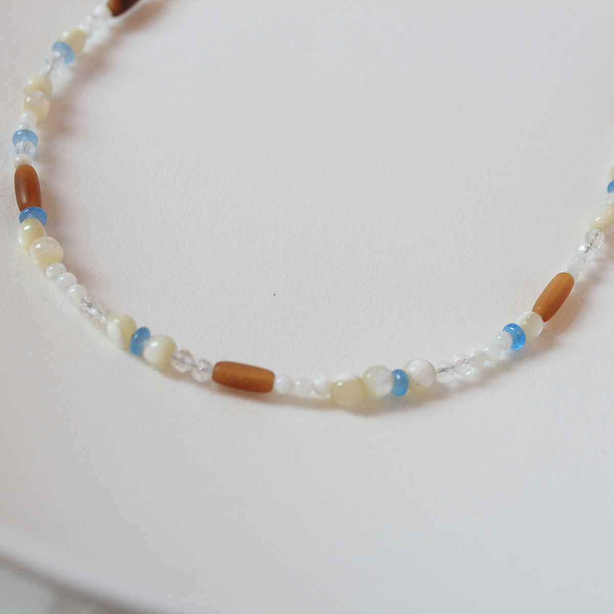 Blue wood mother pearl necklace블루 우드 자개 목걸이